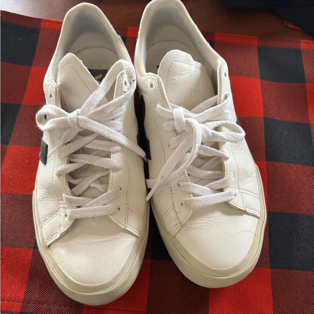 Veja White and Black Sneakers - Picture 4 of 6